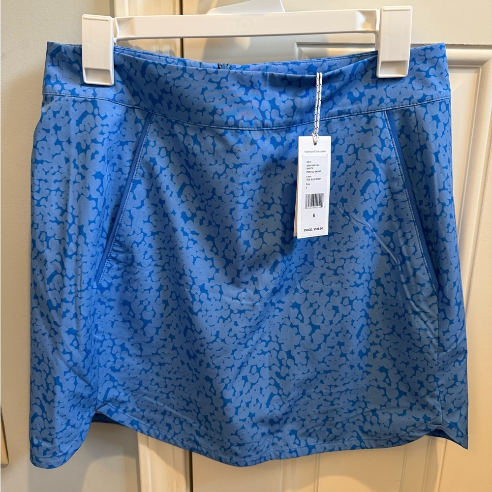 Vineyard Vines - size 6, new w/ tags, blue tennis/golf performance/casual skirt